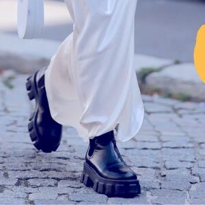 Monday at 6ET. Trending shoes and boots.